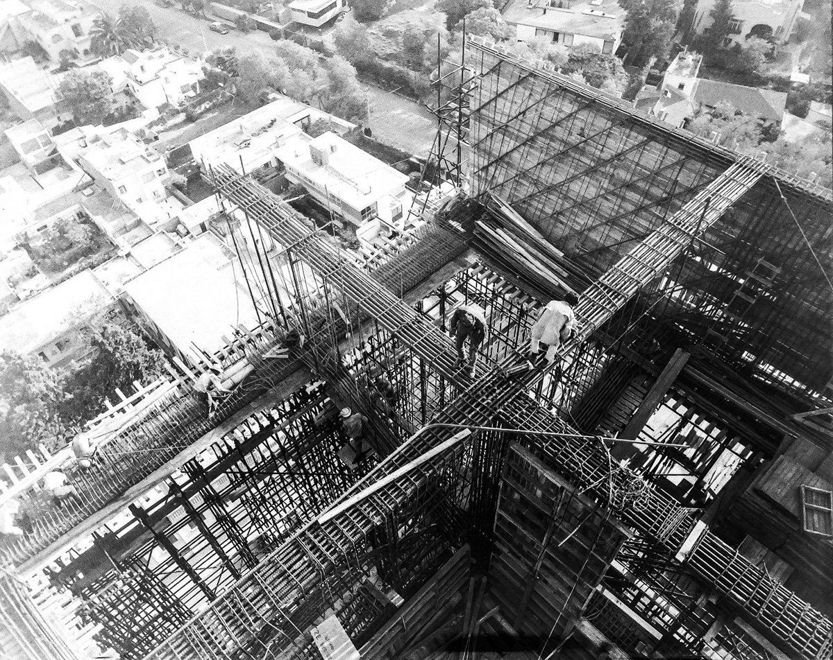 Edificio Celanese en avenida Revolución